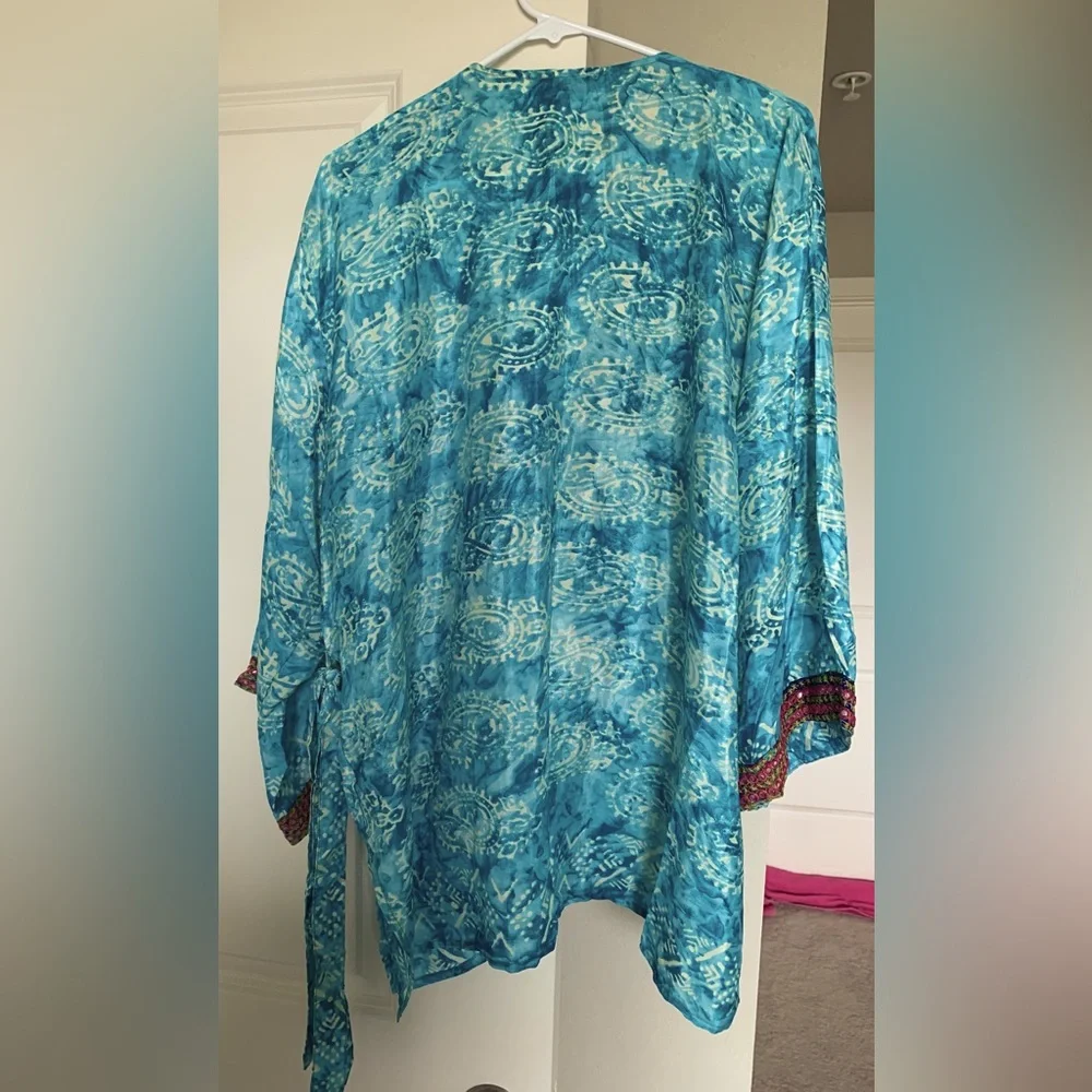 White Waves Silk Blend Kimono Cardigan - One Size NWOT🌴